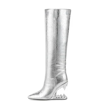 Женские сапоги до колена с острым носком и рисунком крокодиловой кожи, необычные пикантные туфли-щепки на высоком каблуке, новинка 2023