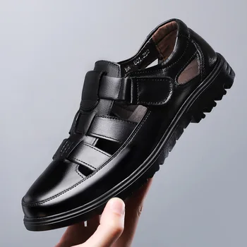 Мужские повседневные кожаные сандалии 2023, Летние Мягкие дышащие Высококачественные мужские кожаные туфли с вырезами, Уличные кроссовки