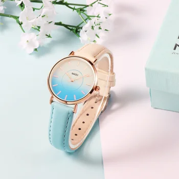  Новые маленькие свежие женские часы с маленьким циферблатом Простые модные часы на ремне Модный Универсальный женский подарочный столик