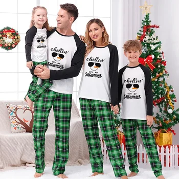 Подходящая к Рождеству Семейная пижама Chillin With My Snowmies Cool Snowman Зеленая пижама в клетку