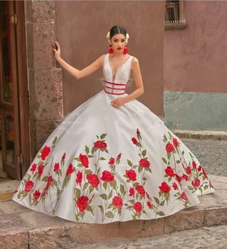 Пышные платья Charro Quinceanera, бальное платье с V-образным вырезом, Атласные аппликации, белое, красное, Мексиканское сладкое, 16 платьев, 15 Anos